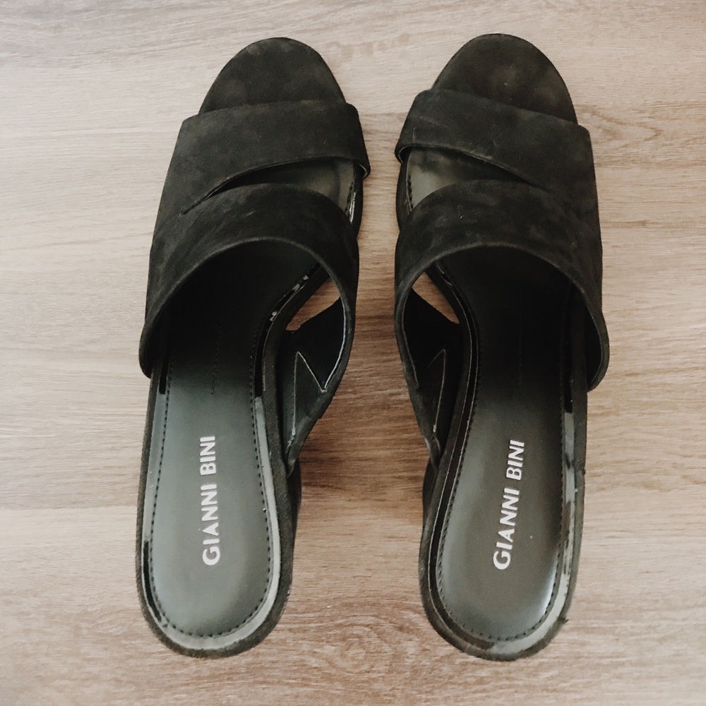 Gianni Bini black strappy mules